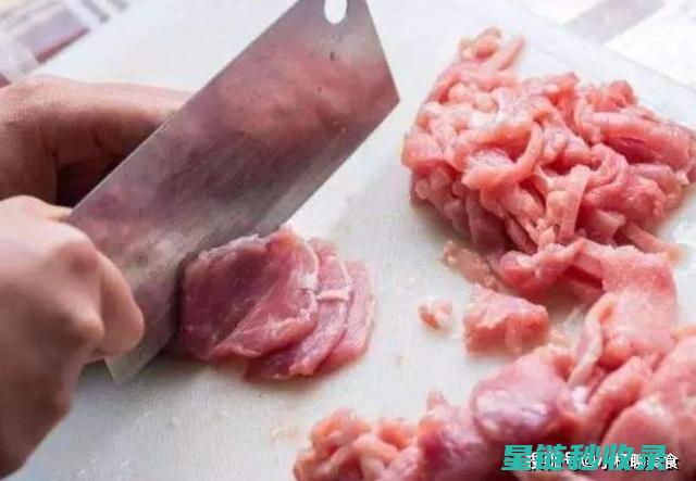 快速解冻肉类的高效方法，你get到了吗？ (怎么才能快速解冻肉类)